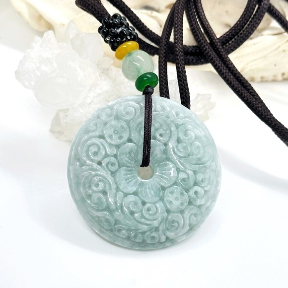 CERTIFIED Burma Grade A Jadeite Light Green Moire Hand Carved Donut Necklace - Picture 2 of 3